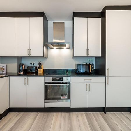 Apartmán Ashview 6 - Heathrow - Windsor - Free Parking Staines-upon-Thames Exteriér fotografie