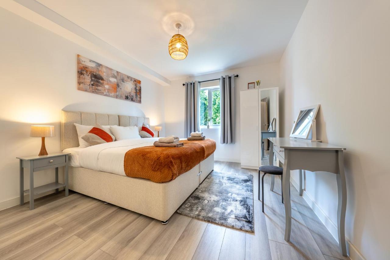 Apartmán Ashview 6 - Heathrow - Windsor - Free Parking Staines-upon-Thames Exteriér fotografie