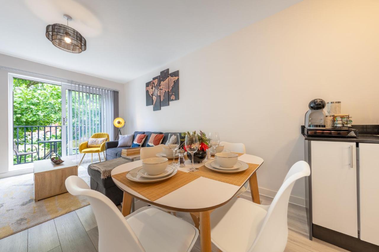 Apartmán Ashview 6 - Heathrow - Windsor - Free Parking Staines-upon-Thames Exteriér fotografie