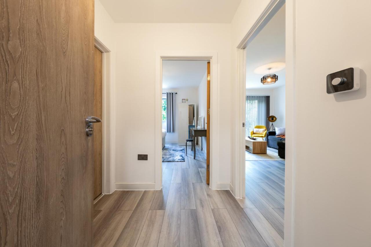 Apartmán Ashview 6 - Heathrow - Windsor - Free Parking Staines-upon-Thames Exteriér fotografie