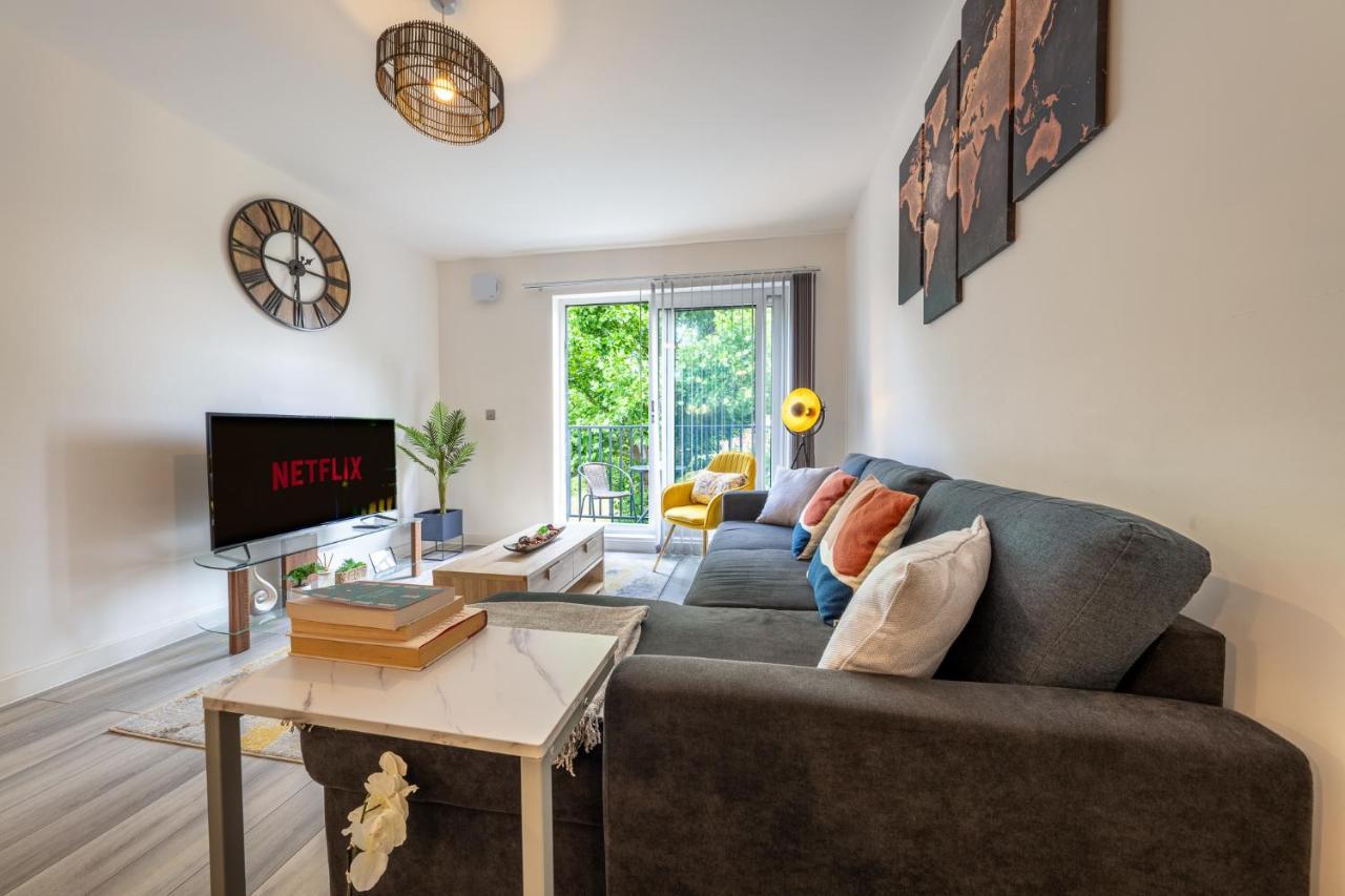 Apartmán Ashview 6 - Heathrow - Windsor - Free Parking Staines-upon-Thames Exteriér fotografie