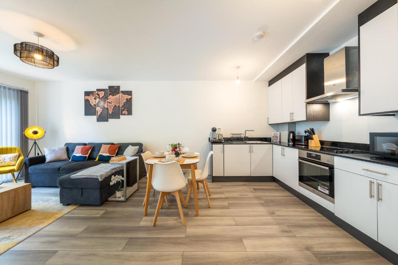 Apartmán Ashview 6 - Heathrow - Windsor - Free Parking Staines-upon-Thames Exteriér fotografie